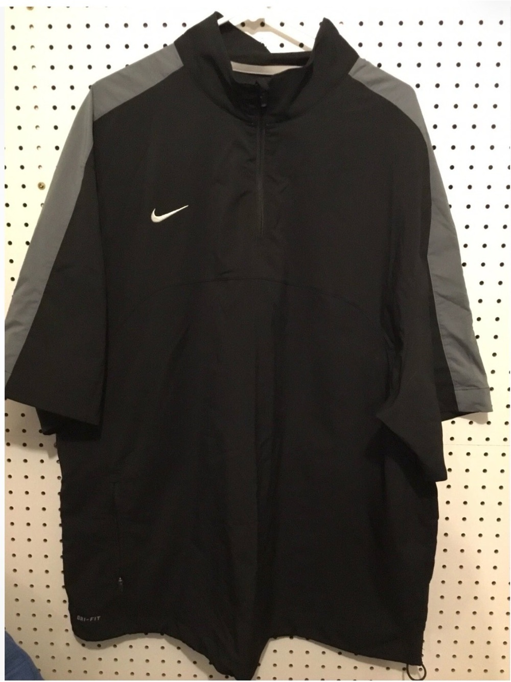 Nike Black and Gray Short-Sleeve Performance Sideline Jacket